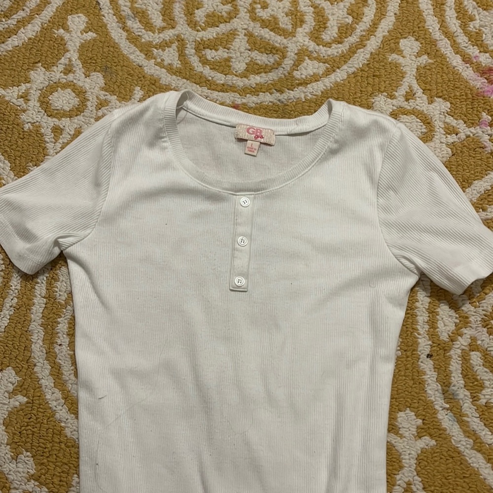 Girls pull over shirt